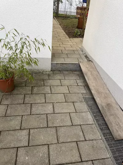 Vorgarten Renovierung Bauunternehmen TR Baubetreuung